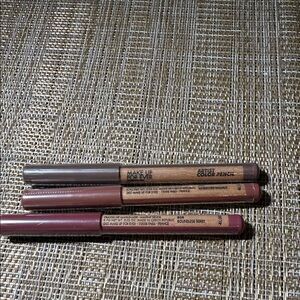 Makeup Forever Artist Color Pencil for dress change 909